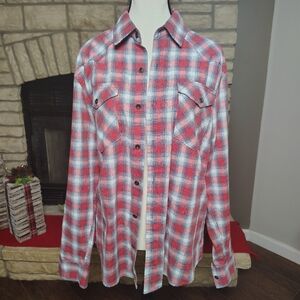 Wrangler Red and White Plaid Button Down Shirt Mens Medium